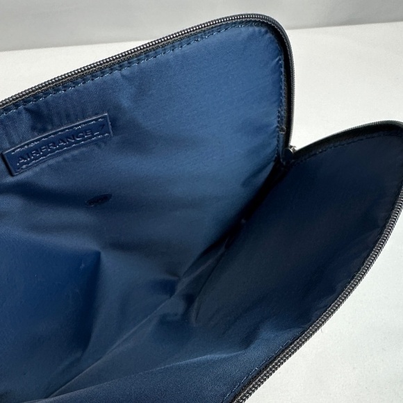 Stylish Gray Accessories/ Toiletries Bag - Picture 5 of 7